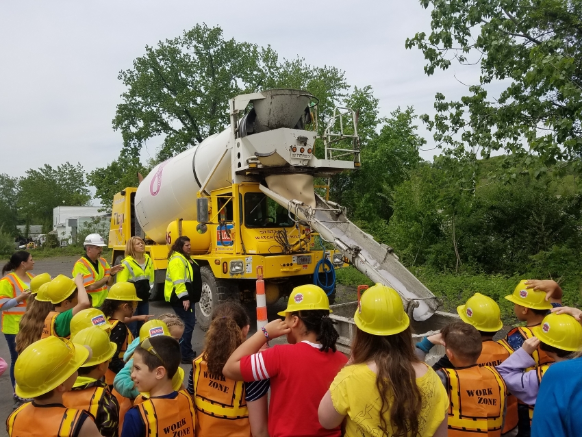 ANDREW AVENUE THIRD GRADERS VISIT TILCON CONNECTICUT 3-4